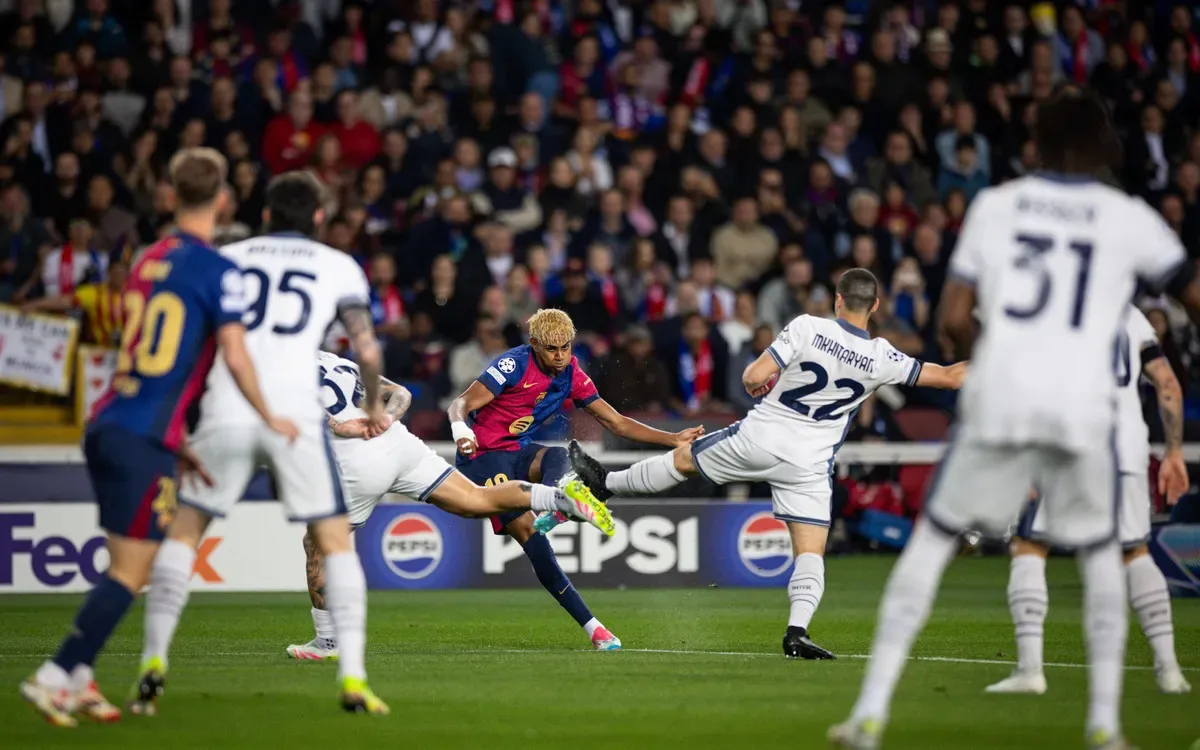 The star of the night, Lamine Yamal, during the first goal / Judit Cartiel - FC Barcelona